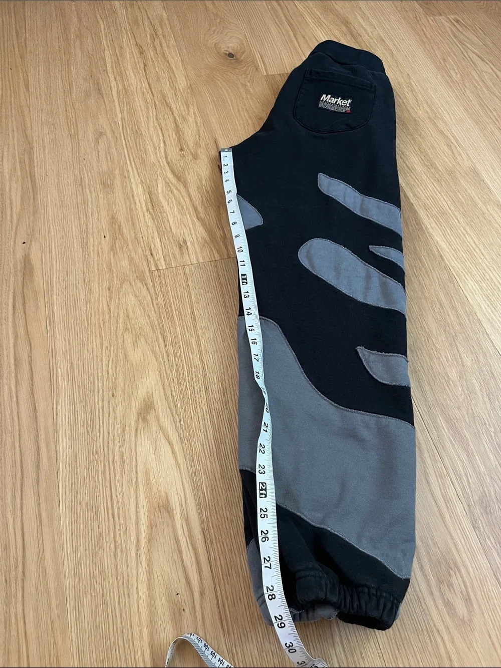 MArket Peaked Fleece Pants size M